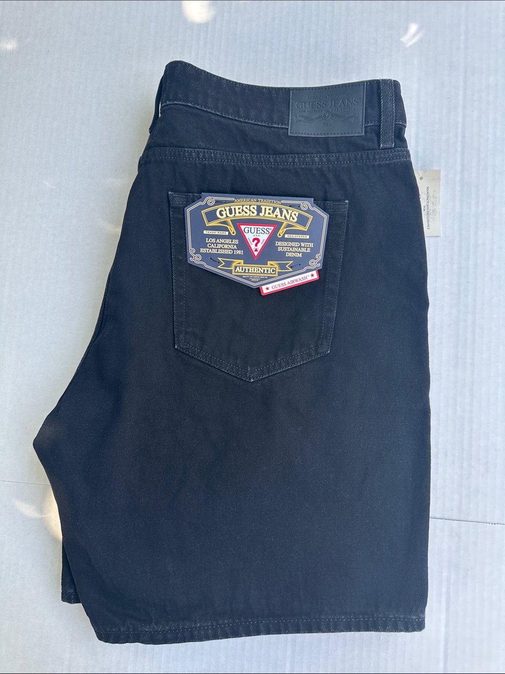 New GUESS Men's Black Flat Front Casual Shorts SZ 38